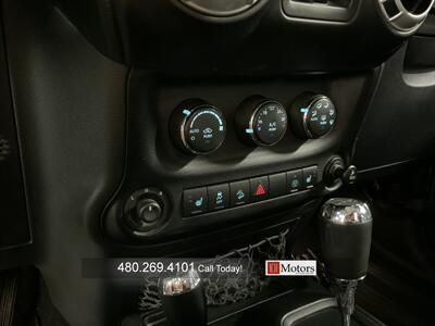 2013 Jeep Wrangler Unlimited Rubicon   - Photo 15 - Tempe, AZ 85281