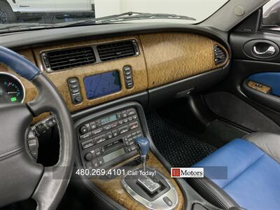 2004 Jaguar XKR Portfolio   - Photo 14 - Tempe, AZ 85281