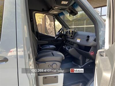 2024 Mercedes-Benz Sprinter 2500 Crew   - Photo 19 - Tempe, AZ 85281