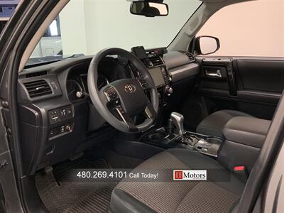 2021 Toyota 4Runner TRD Off-Road   - Photo 11 - Tempe, AZ 85281