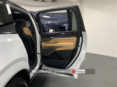 2025 Cadillac Escalade IQ Sport 2   - Photo 24 - Tempe, AZ 85281