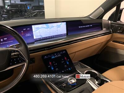 2025 Cadillac Escalade IQ Sport 2   - Photo 14 - Tempe, AZ 85281