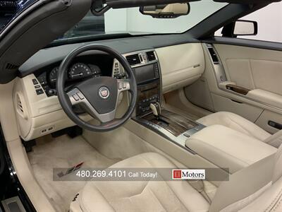 2006 Cadillac XLR-V   - Photo 12 - Tempe, AZ 85281