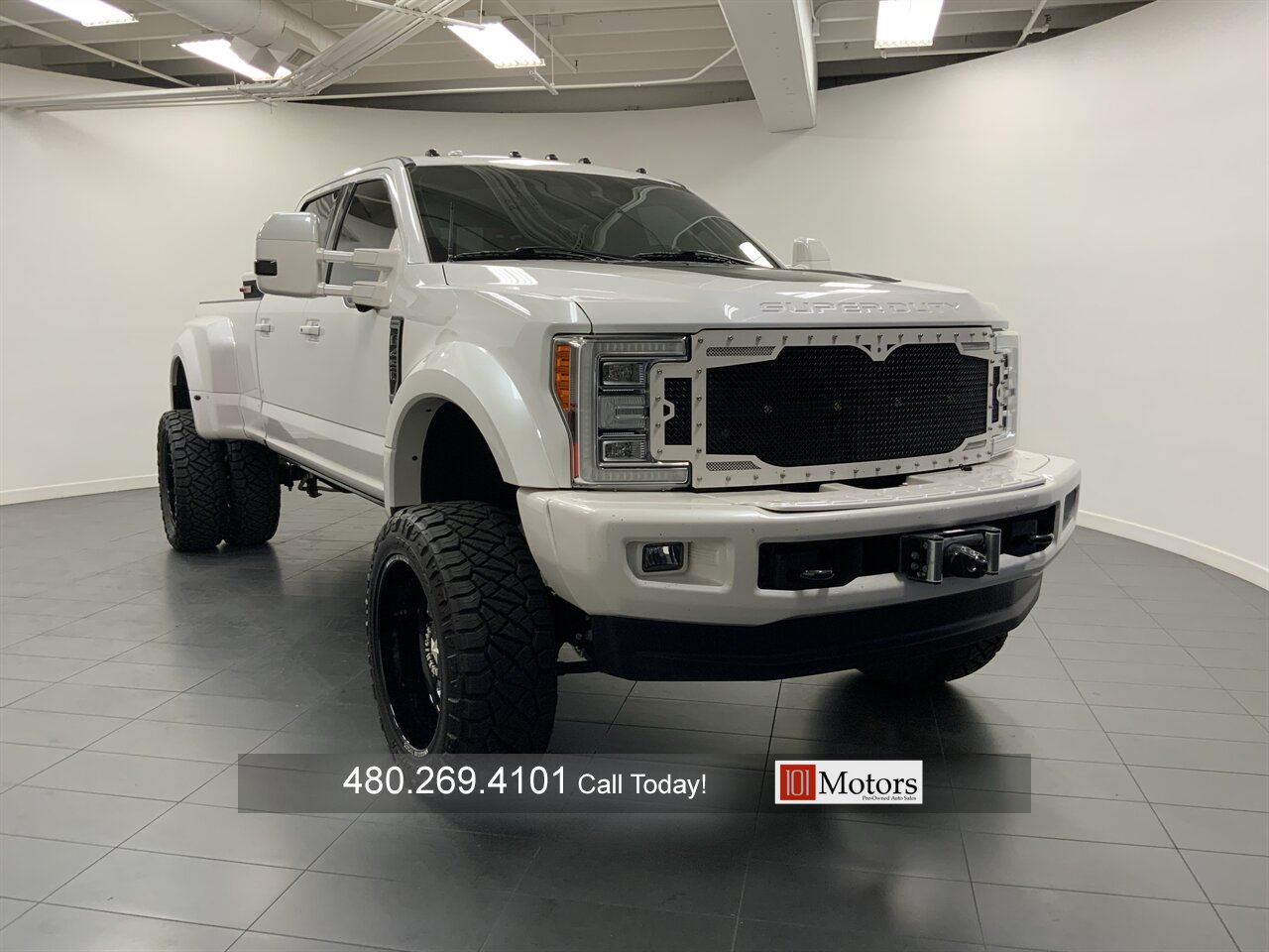 2018 Ford F-450 Super Duty Lariat   - Photo 1 - Tempe, AZ 85281