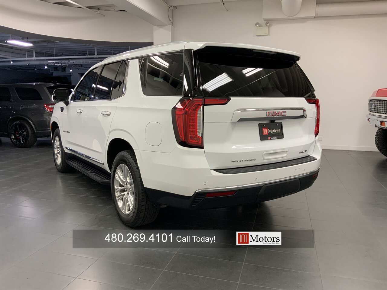 2024 GMC Yukon SLT - Photo 5 - Tempe, AZ 85281