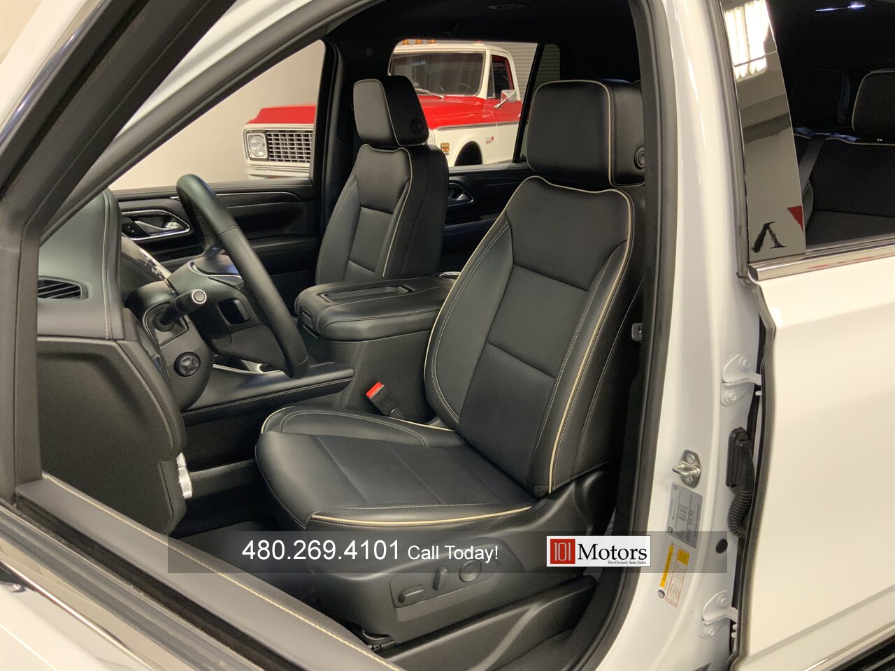 2024 GMC Yukon SLT - Photo 2 - Tempe, AZ 85281