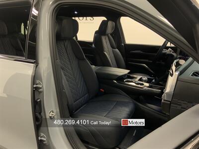 2026 Cadillac Escalade IQL Sport   - Photo 19 - Tempe, AZ 85281