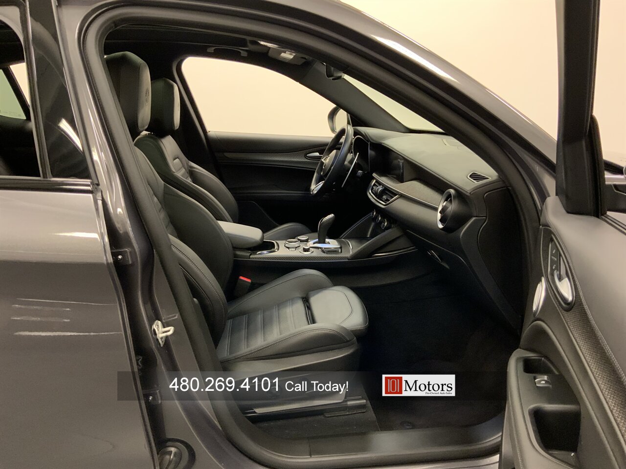 2024 Alfa Romeo Stelvio Quadrifoglio - Photo 19 - Tempe, AZ 85281