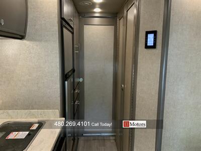 2017 Tiffin Wayfarer 24QW   - Photo 38 - Tempe, AZ 85281