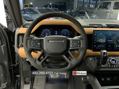 2023 LAND ROVER DEFENDER 110 CARPATHIAN ED   - Photo 11 - Tempe, AZ 85281