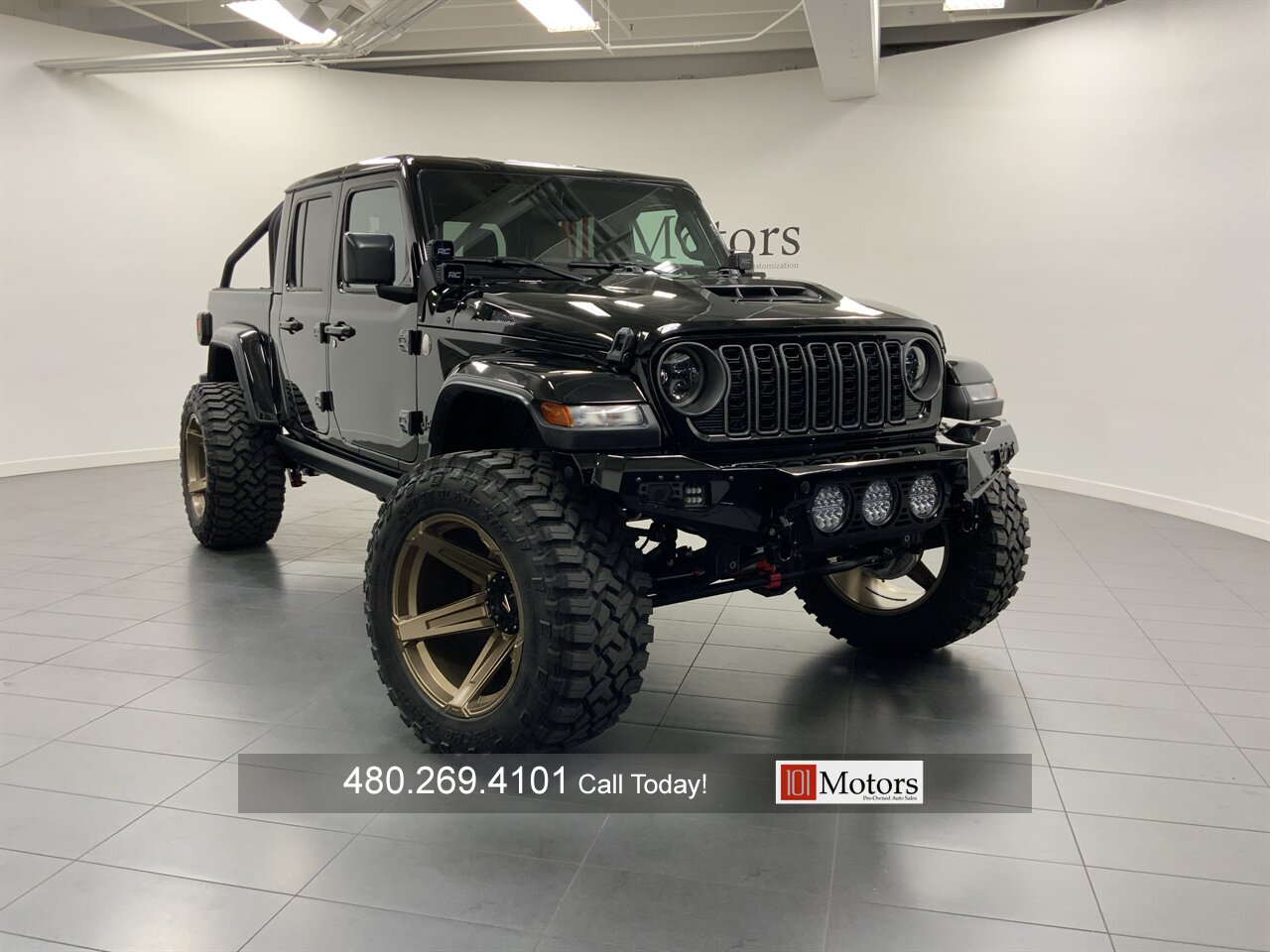 2025 Jeep Gladiator NightHawk   - Photo 1 - Tempe, AZ 85281