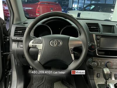 2013 Toyota Highlander Plus   - Photo 12 - Tempe, AZ 85281