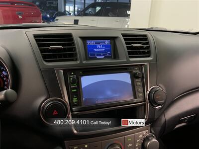 2013 Toyota Highlander Plus   - Photo 15 - Tempe, AZ 85281