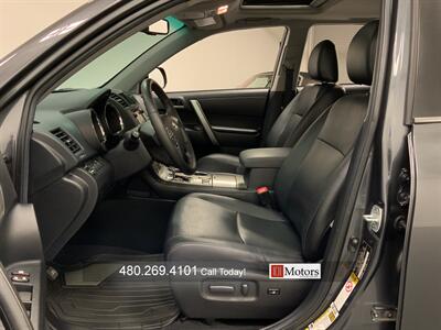 2013 Toyota Highlander Plus   - Photo 10 - Tempe, AZ 85281