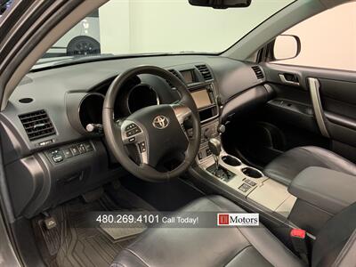 2013 Toyota Highlander Plus   - Photo 11 - Tempe, AZ 85281