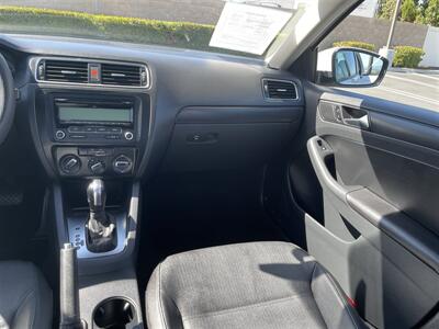 2011 Volkswagen Jetta SE PZEV   - Photo 14 - Redlands, CA 92373