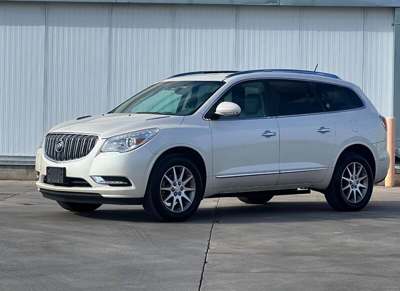 The 2015 Buick Enclave Leather photos