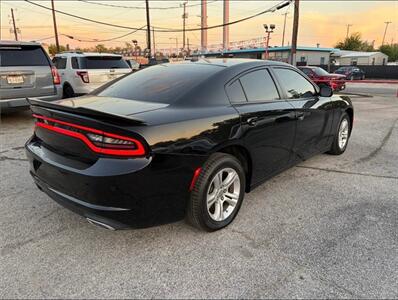 2022 Dodge Charger SXT - Photo 5 - San Antonio, TX 78244