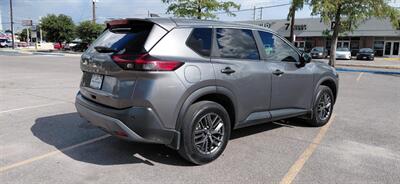 2022 Nissan Rogue S   - Photo 5 - San Antonio, TX 78244