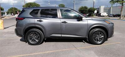 2022 Nissan Rogue S   - Photo 4 - San Antonio, TX 78244