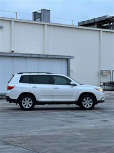 2012 Toyota Highlander   - Photo 4 - San Antonio, TX 78244