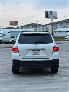 2012 Toyota Highlander   - Photo 5 - San Antonio, TX 78244