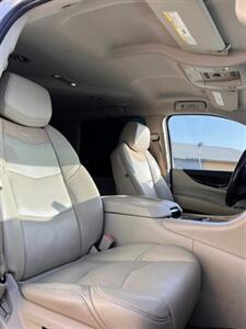 2015 Cadillac Escalade   - Photo 5 - San Antonio, TX 78244