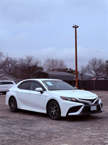 2022 Toyota Camry SE   - Photo 1 - San Antonio, TX 78244