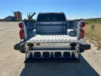 2022 Chevrolet Silverado 1500 Limited   - Photo 13 - San Antonio, TX 78244