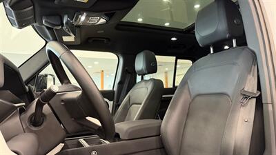 2023 Land Rover Defender SE   - Photo 6 - Gladstone, OR 97027