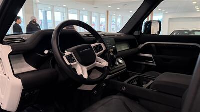 2023 Land Rover Defender SE   - Photo 5 - Gladstone, OR 97027