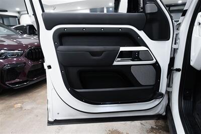 2023 Land Rover Defender SE   - Photo 17 - Gladstone, OR 97027