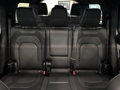 2023 Land Rover Defender X-Dynamic SE   - Photo 11 - Gladstone, OR 97027