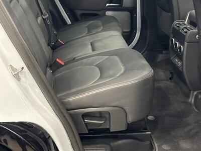 2023 Land Rover Defender X-Dynamic SE   - Photo 16 - Gladstone, OR 97027
