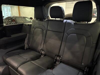 2023 Land Rover Defender X-Dynamic SE   - Photo 22 - Gladstone, OR 97027