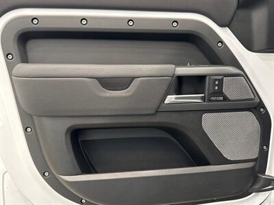 2023 Land Rover Defender X-Dynamic SE   - Photo 18 - Gladstone, OR 97027