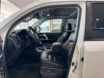 2017 Toyota Land Cruiser   - Photo 4 - Gladstone, OR 97027