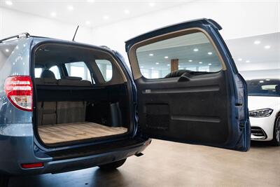 2011 Toyota RAV4 Base Cruise Control Flat Folding Rear Seats - Photo 9 - Gladstone, OR 97027