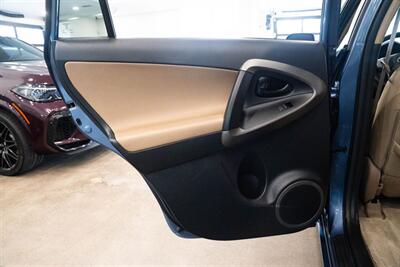 2011 Toyota RAV4 Base Cruise Control Flat Folding Rear Seats - Photo 20 - Gladstone, OR 97027