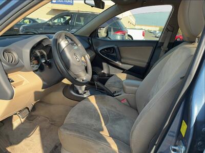 2011 Toyota RAV4   - Photo 10 - Gladstone, OR 97027