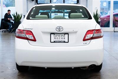 2011 Toyota Camry LE   - Photo 5 - Gladstone, OR 97027