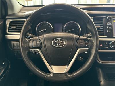 2014 Toyota Highlander XLE   - Photo 14 - Gladstone, OR 97027