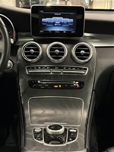 2018 Mercedes-Benz GLC 300 4MATIC   - Photo 15 - Gladstone, OR 97027