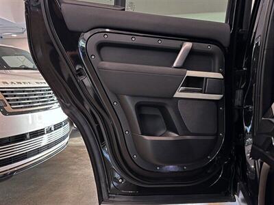 2022 Land Rover Defender X-Dynamic SE   - Photo 15 - Gladstone, OR 97027