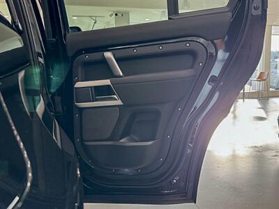 2022 Land Rover Defender 110 X-Dynamic SE   - Photo 16 - Gladstone, OR 97027