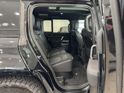 2022 Land Rover Defender 110 X-Dynamic SE   - Photo 10 - Gladstone, OR 97027
