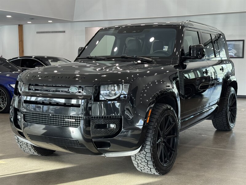 2022 Land Rover Defender 110 X-Dynamic SE  