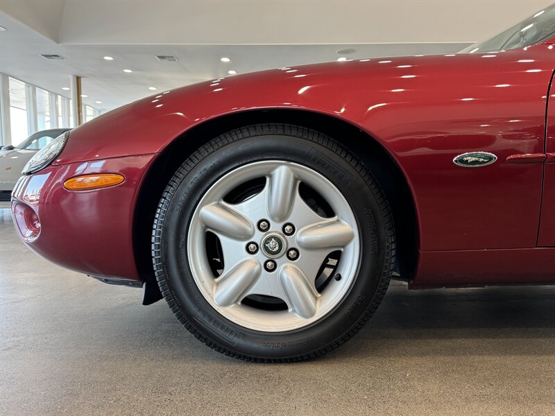 1997 Jaguar XK 8 photo 41