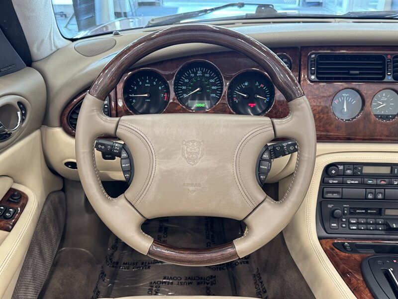 1997 Jaguar XK 8 photo 32