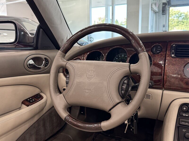1997 Jaguar XK 8 photo 31